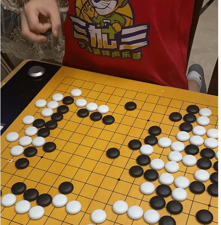 开元棋牌官网学棋的时候一块好棋盘有多重要
