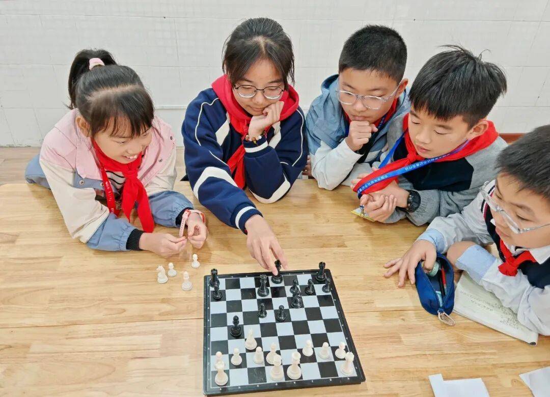 开元棋牌在线对话冠军：棋缘深处是热爱与坚